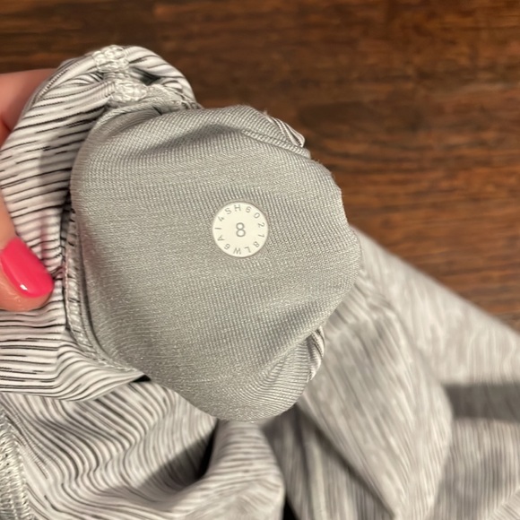 Lululemon Wunder Under High Rise Crop 21” Gray and White Stripe - Picture 7 of 9